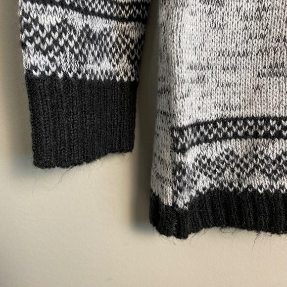 GUILTY Women's Gray/Black Nordic Acrylic Long Sleeve Lightweight Sweater Medium - Picture 3 of 14